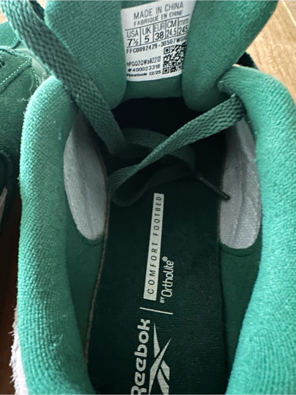 Reebok Green Suede Low-Top Sneakers with Gum Sole - Picture 5 of 6